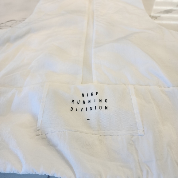 Nike Storm-FIT ADV Run Division 2 in 1 Vest Jacket Light Windbreaker - Picture 14 of 16